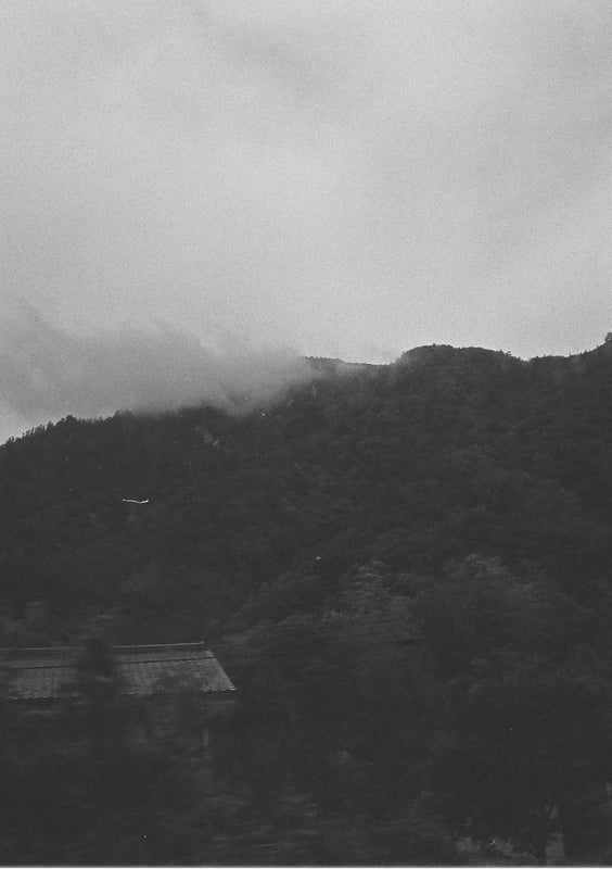 木曽谷。進むほどに雲が濃くなってきた。