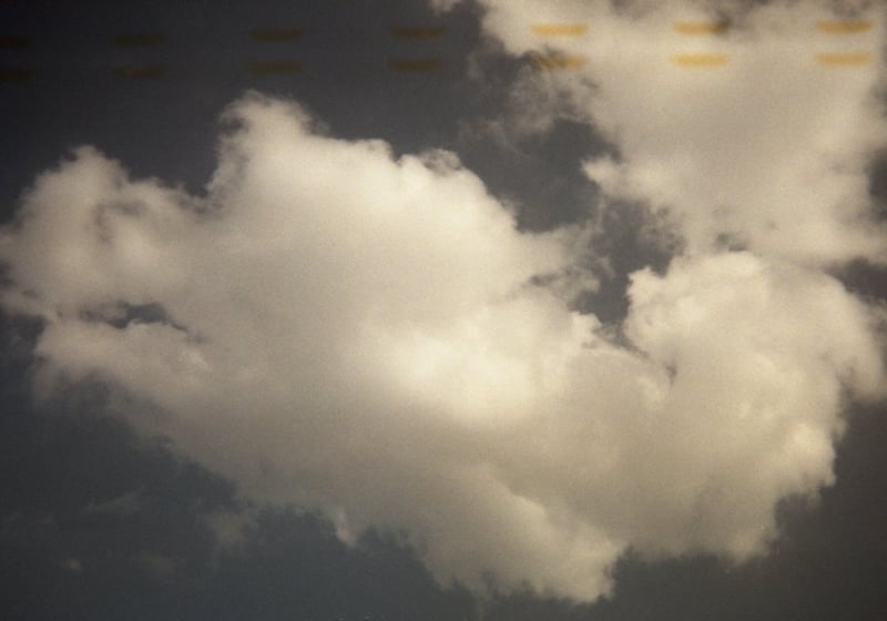 写ルンですで撮影した
美ら海水族館でのぐじらみたいな雲