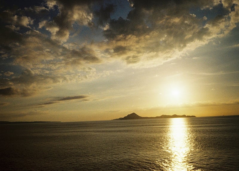 国東半島の沖合にて。
船旅は良いものです。