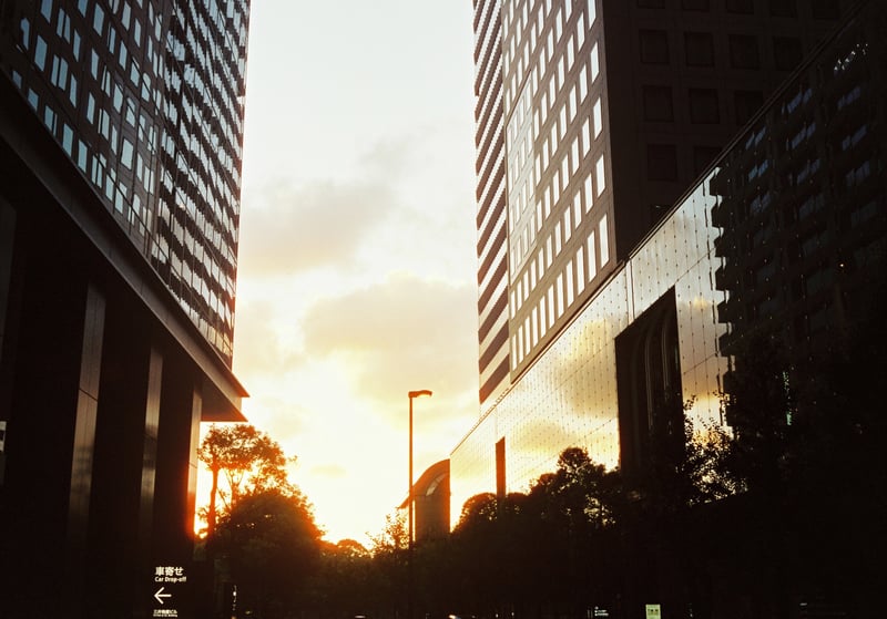 高いビルがあると大好きな空が隠されるから少しだけ苦手。
この写真を撮るまではそう思っていました。