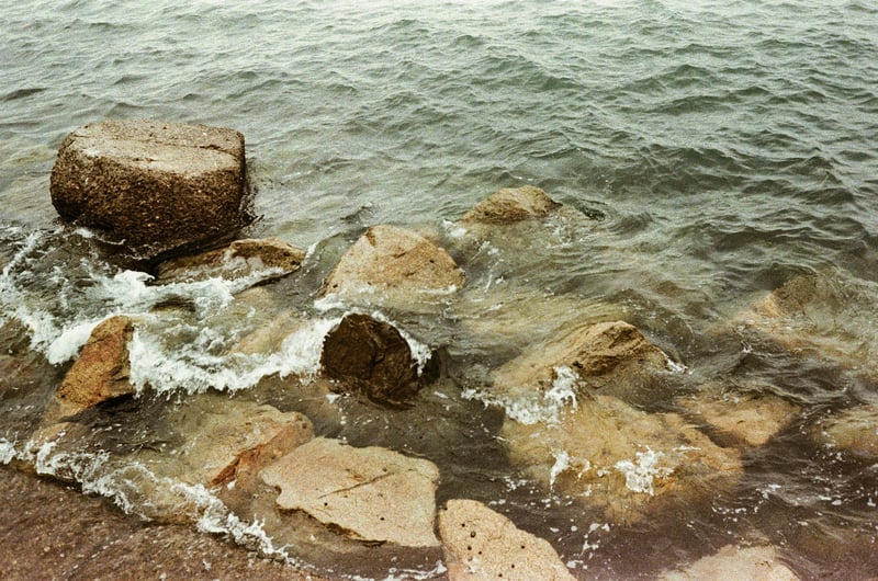 寄せる波の音が写真から聞こえてくる、気がする。