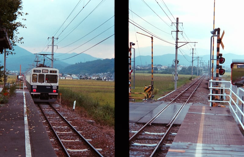 オリンパスペンFTでの一本目の写真。地元の電車を撮ってみました。ハーフとはいえさすがは一眼レフ。ピントさえ合えば画質的には（個人的に）文句なしです。