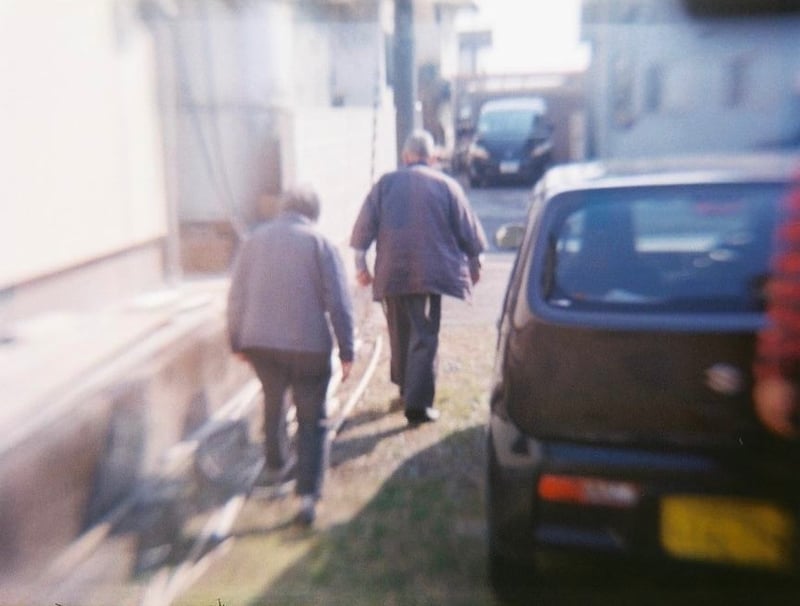 祖父母の背中がとても偉大に見えた…