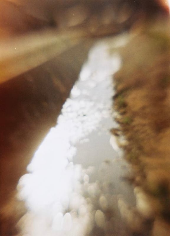 学校の校門から5歩で見える景色
ピントが合ってないけども…